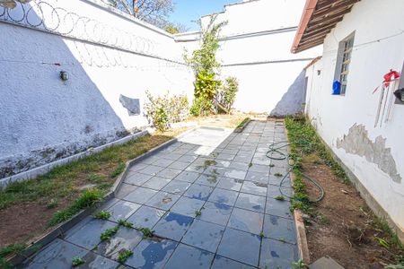 Casa à venda com 412m², 6 quartos e 4 vagas Casa à venda com 412m², 6 quartos e 4 vagasQuintal