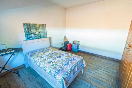 Casa à venda com 412m², 6 quartos e 4 vagas Casa à venda com 412m², 6 quartos e 4 vagasQuarto 3/ suite 2