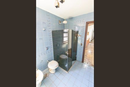 Casa à venda com 412m², 6 quartos e 4 vagas Casa à venda com 412m², 6 quartos e 4 vagasBanheiro social