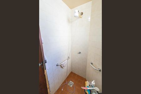 Casa à venda com 412m², 6 quartos e 4 vagas Casa à venda com 412m², 6 quartos e 4 vagasBanheiro de serviço