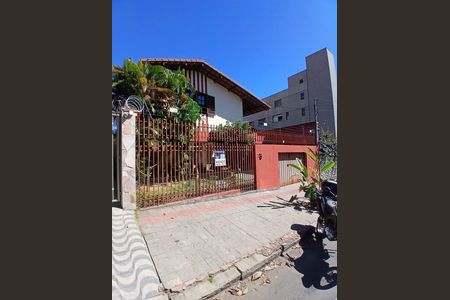 Casa à venda com 412m², 6 quartos e 4 vagas Casa à venda com 412m², 6 quartos e 4 vagasFachada/ Placa G: PAIC-48