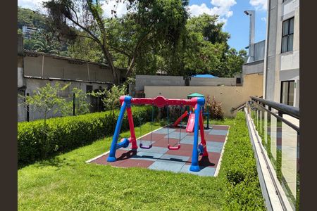 Apartamento para alugar com 80m², 2 quartos e 1 vagaÁrea comum - Playground