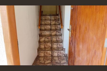 Apartamento para alugar com 57m², 2 quartos e 1 vagaEscada