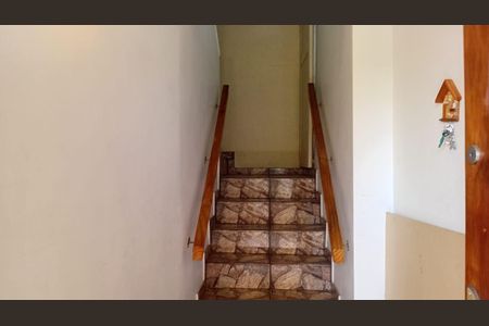 Apartamento para alugar com 57m², 2 quartos e 1 vagaEscada