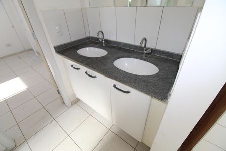 Banheiro de apartamento para alugar com 1 quarto, 40m² em Urbanova, São José dos Campos