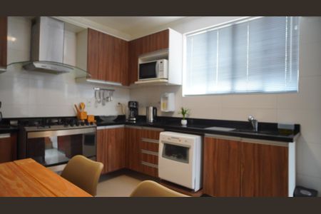 Casa à venda com 90m², 3 quartos e 2 vagasCozinha 