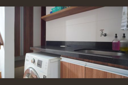 Casa à venda com 90m², 3 quartos e 2 vagasLavanderia 