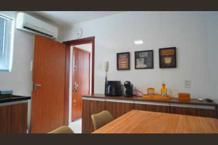 Casa à venda com 90m², 3 quartos e 2 vagasCozinha 