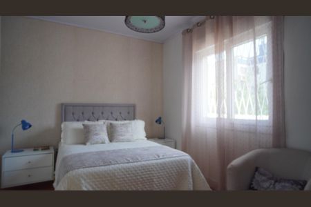 Casa à venda com 90m², 3 quartos e 2 vagasQuarto 2