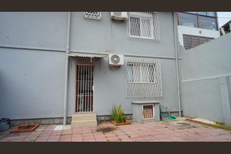 Casa à venda com 90m², 3 quartos e 2 vagasFachada fundos 