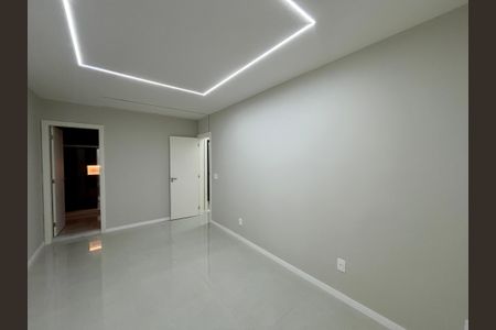 Apartamento à venda com 120m², 3 quartos e sem vagaSuíte
