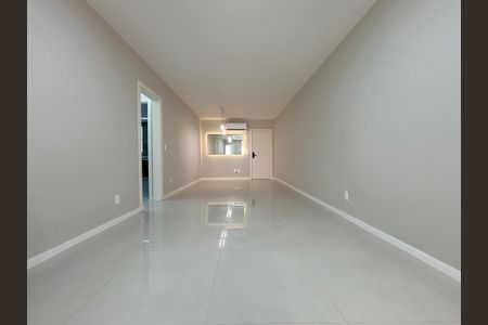 Apartamento à venda com 120m², 3 quartos e sem vagaSala