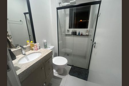 Apartamento para alugar com 62m², 2 quartos e 2 vagas Apartamento para alugar com 62m², 2 quartos e 2 vagasBanheiro