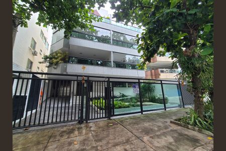 Apartamento à venda com 191m², 3 quartos e 2 vagasFachada 