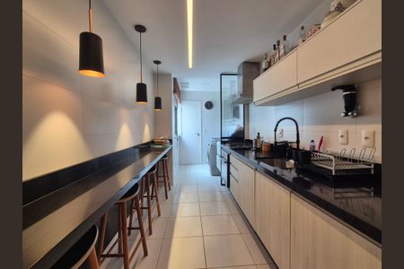 Apartamento à venda com 191m², 3 quartos e 2 vagasCozinha 