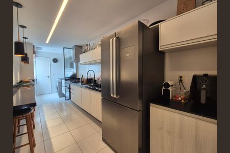 Apartamento à venda com 191m², 3 quartos e 2 vagasCozinha 