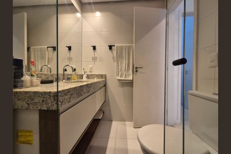 Apartamento à venda com 191m², 3 quartos e 2 vagasBanheiro 