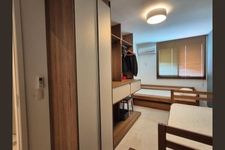 Apartamento à venda com 191m², 3 quartos e 2 vagasQuarto 