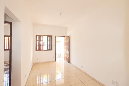 Sala de casa para alugar com 2 quartos, 83m² em Guaratiba, Rio de Janeiro