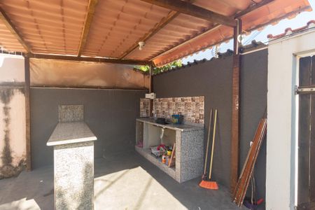 Casa para alugar com 83m², 2 quartos e 2 vagasQuintal