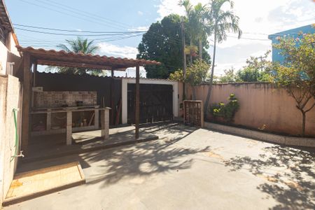 Casa para alugar com 83m², 2 quartos e 2 vagasQuintal