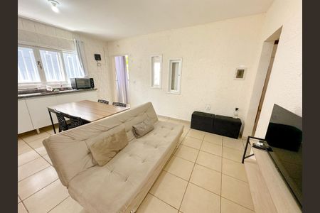 Casa para alugar com 65m², 2 quartos e 1 vagaSala de TV