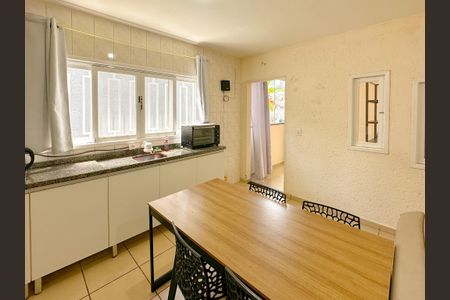 Sala de Jantar de casa para alugar com 2 quartos, 65m² em São João do Rio Vermelho, Florianópolis