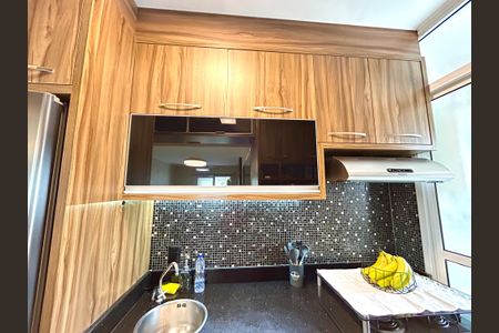 Apartamento à venda com 75m², 3 quartos e 2 vagasCozinha