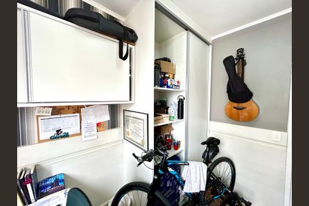 Apartamento à venda com 75m², 3 quartos e 2 vagasQuarto 2