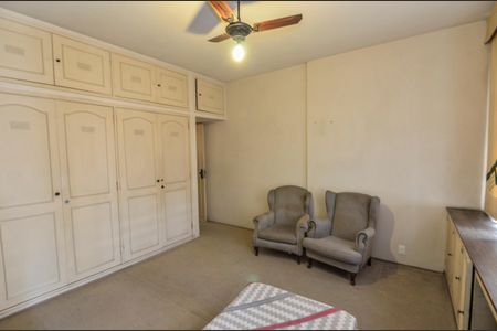 Apartamento à venda com 210m², 4 quartos e 2 vagas Apartamento à venda com 210m², 4 quartos e 2 vagasQuarto 3