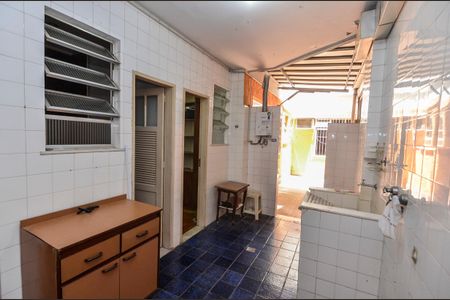 Apartamento à venda com 210m², 4 quartos e 2 vagas Apartamento à venda com 210m², 4 quartos e 2 vagasÁrea de Serviço