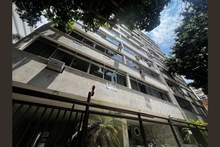 Apartamento à venda com 210m², 4 quartos e 2 vagas Apartamento à venda com 210m², 4 quartos e 2 vagasFachada