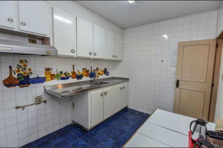 Apartamento à venda com 210m², 4 quartos e 2 vagas Apartamento à venda com 210m², 4 quartos e 2 vagasCozinha