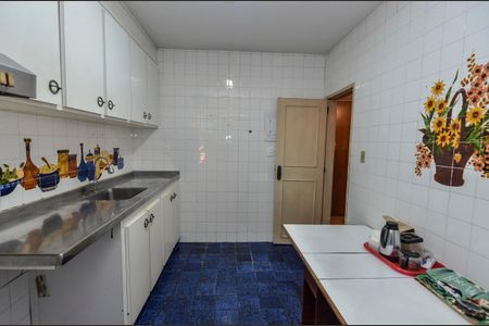 Apartamento à venda com 210m², 4 quartos e 2 vagas Apartamento à venda com 210m², 4 quartos e 2 vagasCozinha