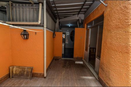 Apartamento à venda com 210m², 4 quartos e 2 vagas Apartamento à venda com 210m², 4 quartos e 2 vagasÁrea de Serviço