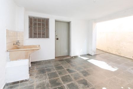 Casa à venda com 130m², 2 quartos e 2 vagas Casa à venda com 130m², 2 quartos e 2 vagasLavanderia