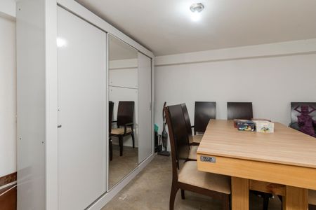 Casa à venda com 130m², 2 quartos e 2 vagasQuarto de Serviço