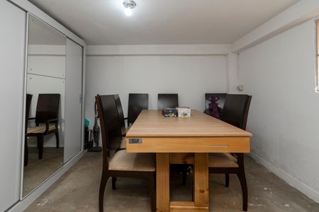 Casa à venda com 130m², 2 quartos e 2 vagasQuarto de Serviço