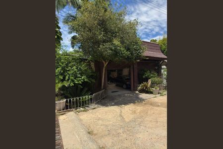 Área externa de casa à venda com 5 quartos, 500m² em Belém Velho, Porto Alegre