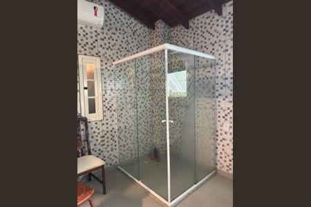 Casa à venda com 500m², 5 quartos e 3 vagas Casa à venda com 500m², 5 quartos e 3 vagasBanheiro