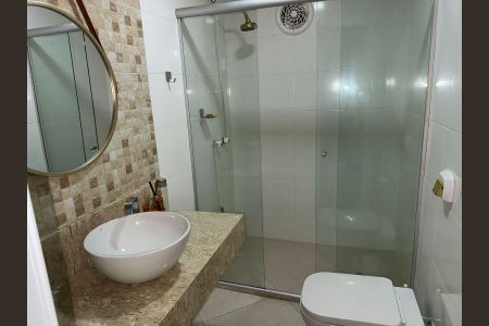 Banheiro de casa à venda com 5 quartos, 500m² em Belém Velho, Porto Alegre