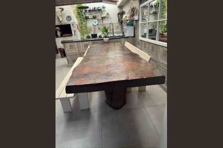 Casa à venda com 500m², 5 quartos e 3 vagas Casa à venda com 500m², 5 quartos e 3 vagasÁrea externa