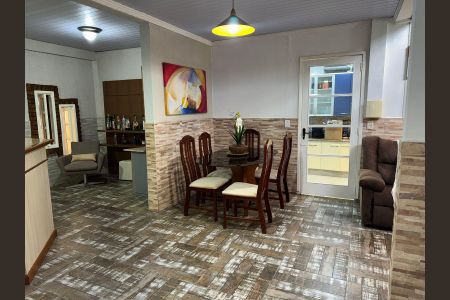 Casa à venda com 500m², 5 quartos e 3 vagas Casa à venda com 500m², 5 quartos e 3 vagasSala