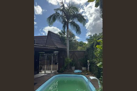 Casa à venda com 500m², 5 quartos e 3 vagas Casa à venda com 500m², 5 quartos e 3 vagasÁrea externa