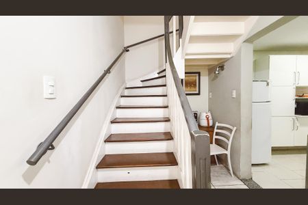 Escada de casa à venda com 3 quartos, 140m² em Água Fria, São Paulo