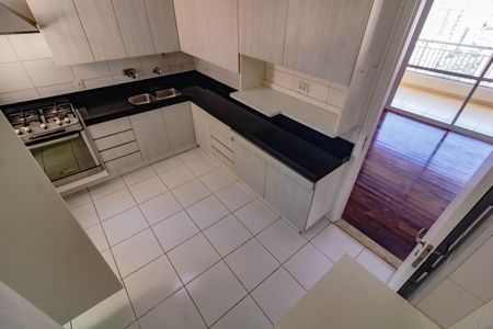 Apartamento para alugar com 116m², 3 quartos e 3 vagas