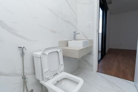 Apartamento à venda com 135m², 3 quartos e 3 vagas Apartamento à venda com 135m², 3 quartos e 3 vagasBanheiro da Suíte