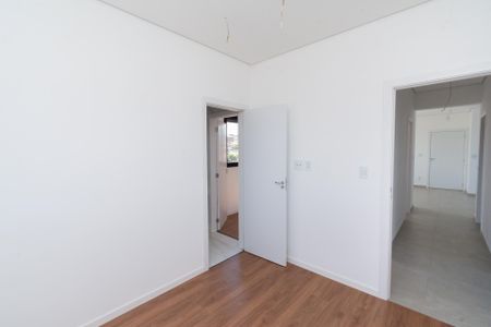 Apartamento à venda com 135m², 3 quartos e 3 vagas Apartamento à venda com 135m², 3 quartos e 3 vagasQuarto 2 - Semi Suíte
