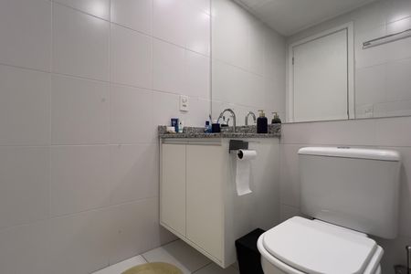 Apartamento para alugar com 68m², 2 quartos e 1 vaga Apartamento para alugar com 68m², 2 quartos e 1 vagaBanheiro da Suíte