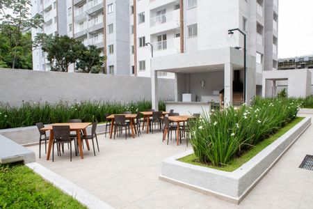 Apartamento para alugar com 38m², 2 quartos e sem vagaÁrea comum - Churrasqueira